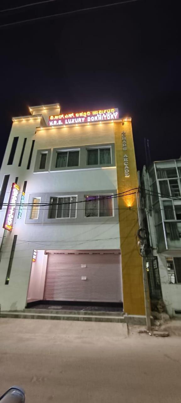 V R S Luxury Ac Dormitory مَسّور المظهر الخارجي الصورة