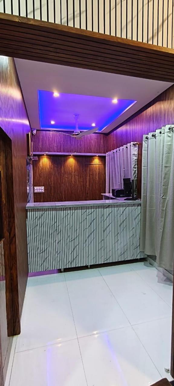 V R S Luxury Ac Dormitory مَسّور المظهر الخارجي الصورة