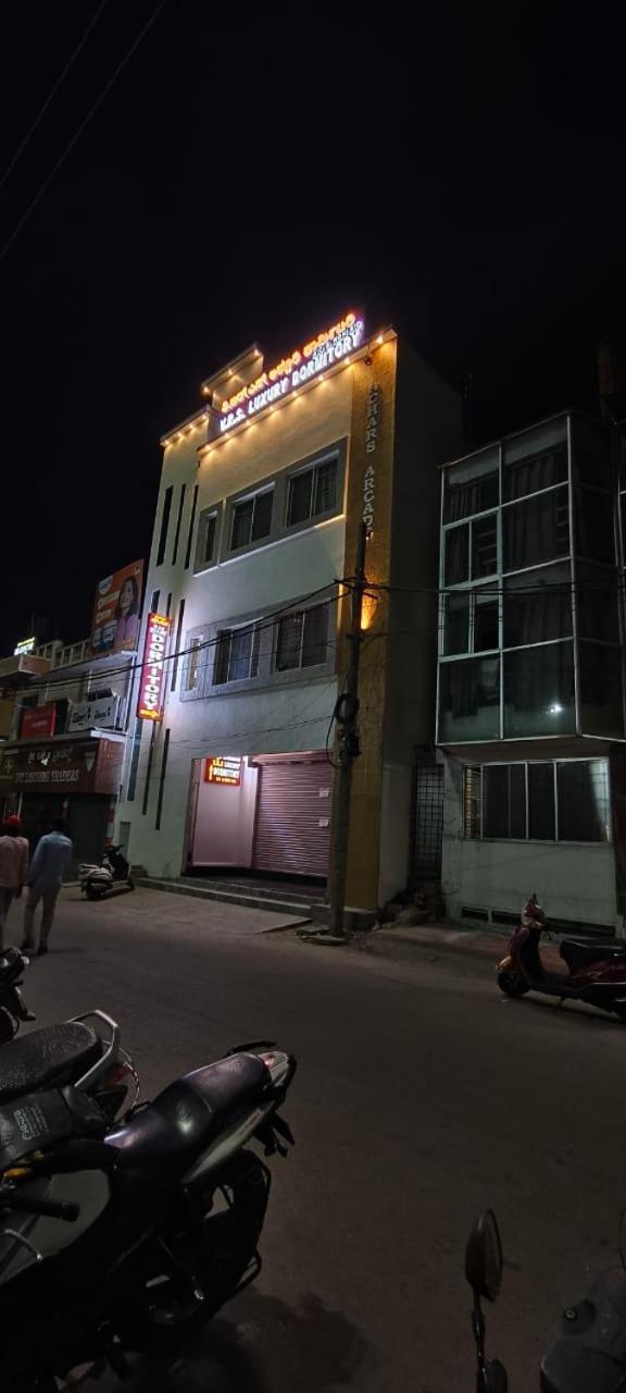 V R S Luxury Ac Dormitory مَسّور المظهر الخارجي الصورة