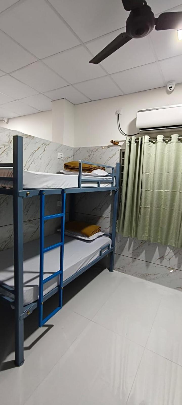 V R S Luxury Ac Dormitory مَسّور المظهر الخارجي الصورة