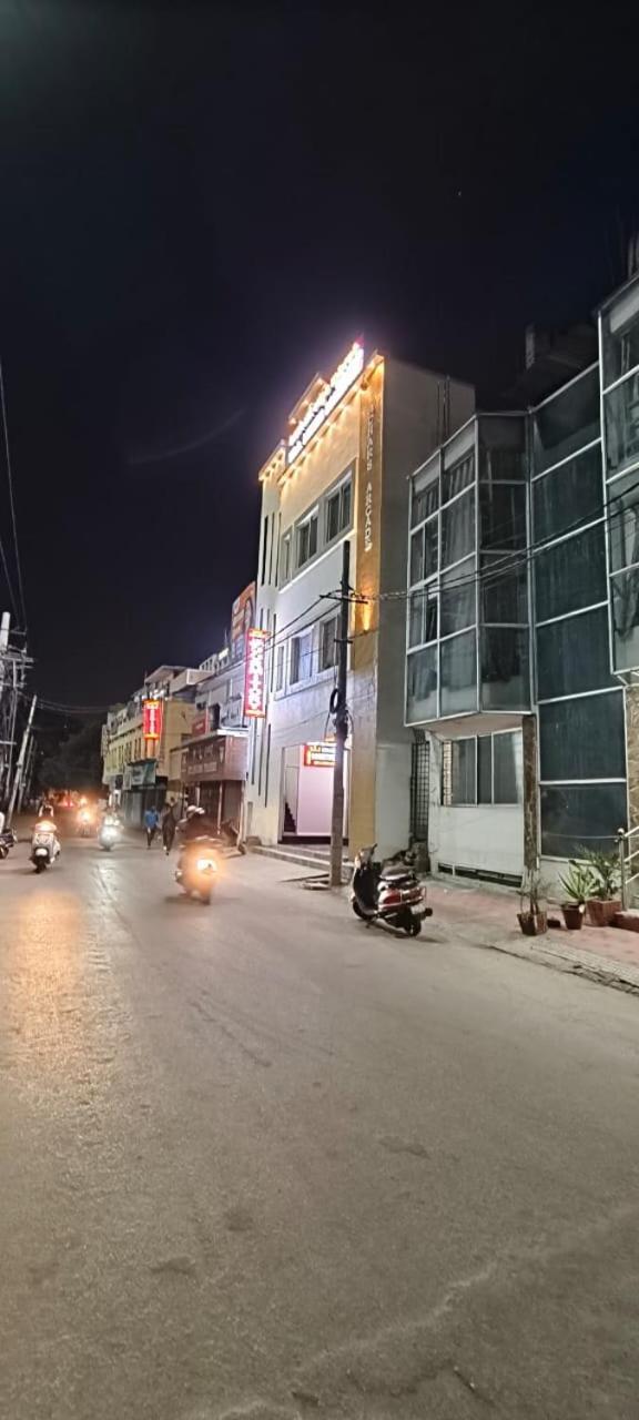 V R S Luxury Ac Dormitory مَسّور المظهر الخارجي الصورة